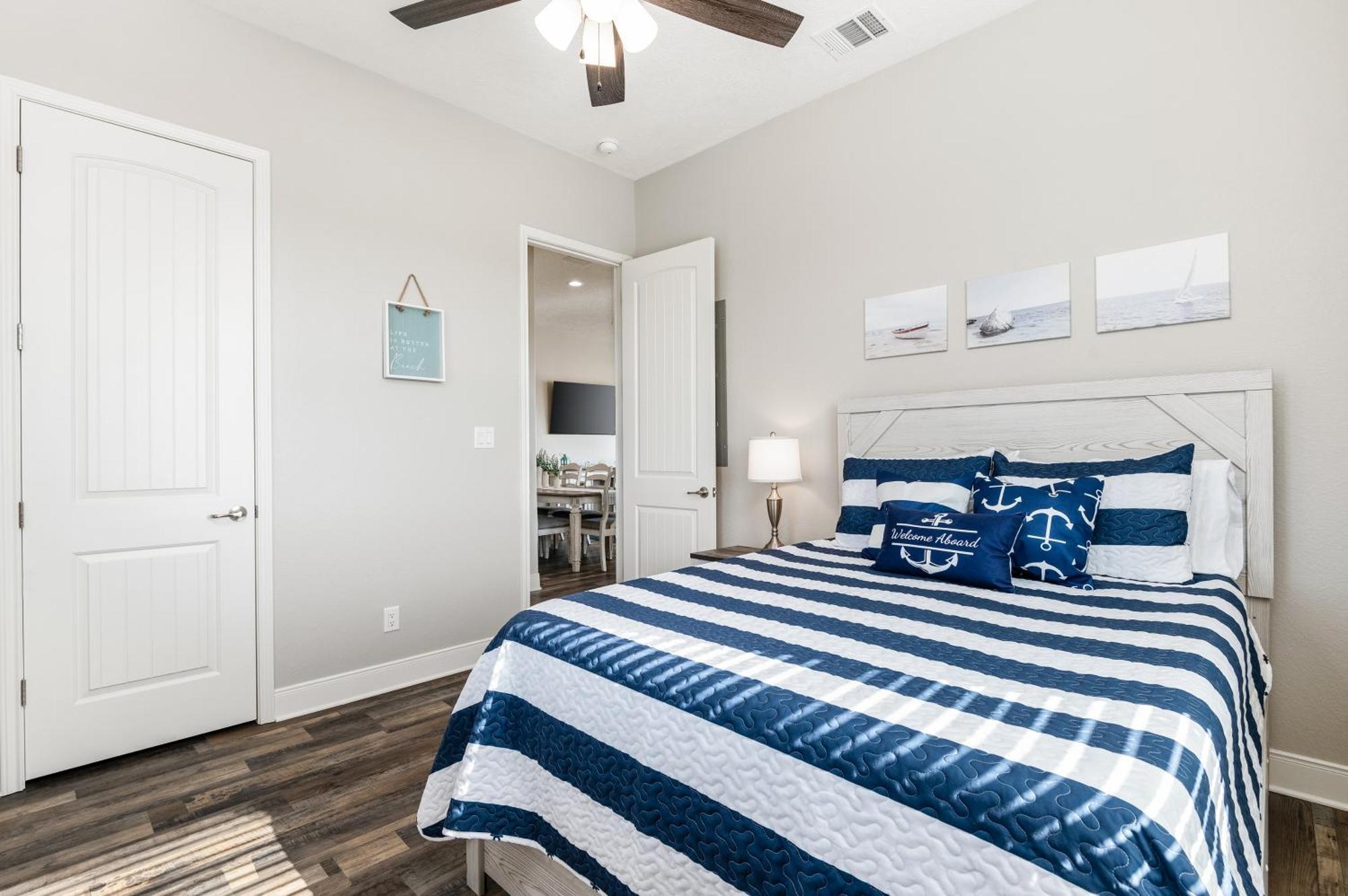 Stylish 4Br Crystal Beach Retreat Walk To Beach Bolivar Peninsula Exterior foto